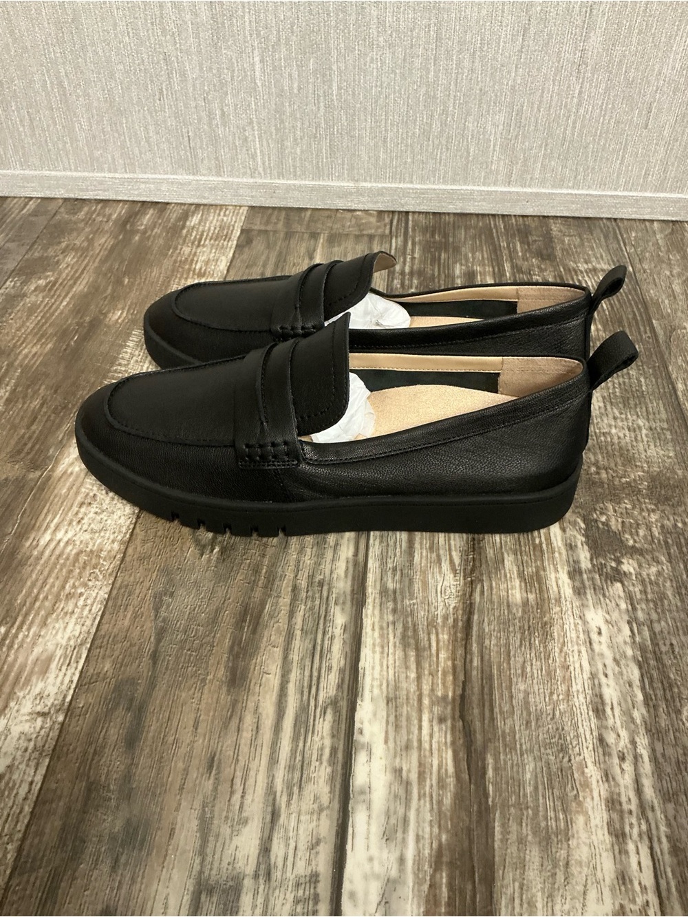 Vionic Black Leather Slip-On Loafer Size 10 - Picture 9 of 16